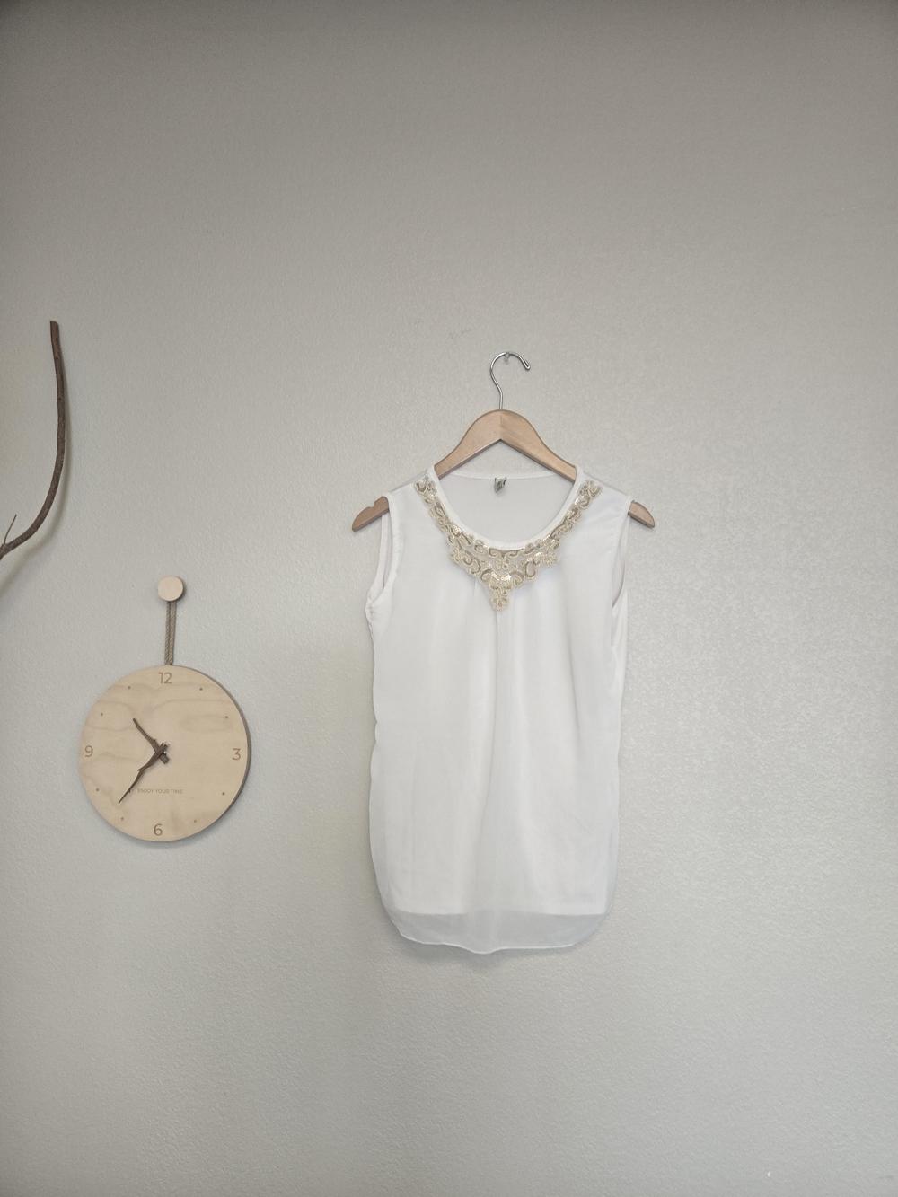 Y2K White & Gold Sequin Embellished Sleeveless Top